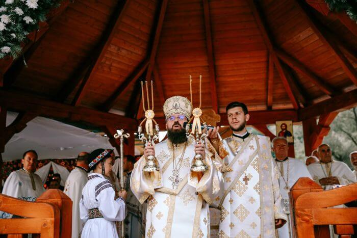 <a class="imagineslider-posttitle-link" href="http://www.protopopiatulnasaud.ro/episcopul-vicar-benedict-bistriteanul-a-binecuvantat-comunitatea-din-lesu/">Episcopul-vicar Benedict Bistriteanul a binecuvântat comunitatea din Lesu</a>